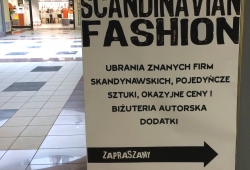 Galeria Białko znajduje się na piętrze Galerii Ursynów, na prawo od schodów ruchomych